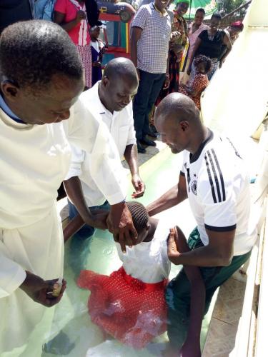 Kenya Baptism in Jesus